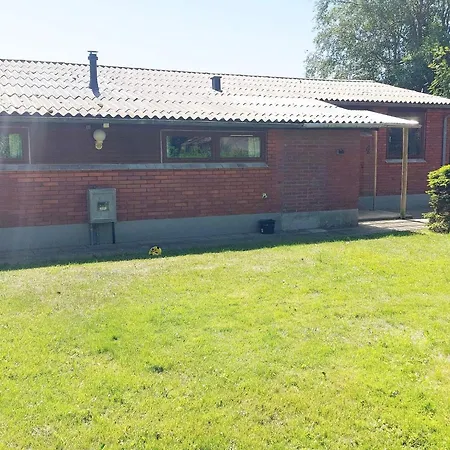 10 Person In Aalbaek